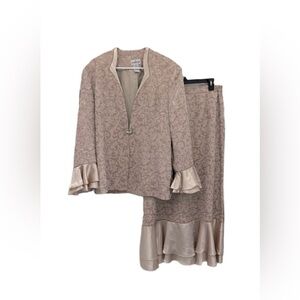 Chancelle Vintage Formal 2-Piece Skirt Suit Set – Size 14
Rose-Gold Metallic ✨